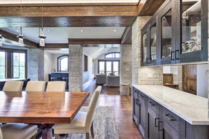 Luxurious Ski-In and Ski-Out Telluride Penthouse! - image 10