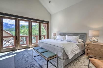 Luxurious Ski-In and Ski-Out Telluride Penthouse! - image 12