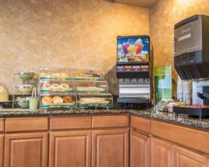 Quality Inn Temecula Valley Wine Country - image 3