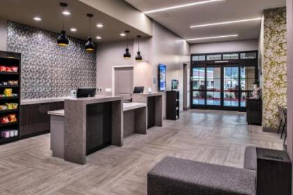 Best Western Plus Temecula Wine Country Hotel & Suites - image 2