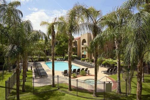 Embassy Suites Phoenix - Tempe - main image