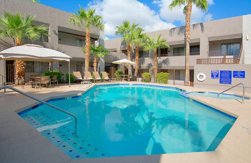 Hotel Tempe/Phoenix Airport InnSuites Hotel & Suites - image 3