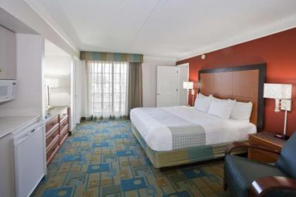 La Quinta Inn by Wyndham Phoenix Sky Harbor Airport - image 3