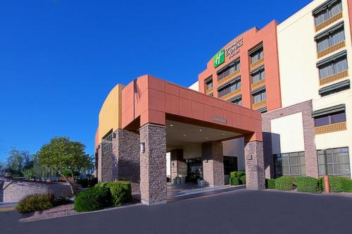 Holiday Inn Express Hotel & Suites Tempe an IHG Hotel - main image