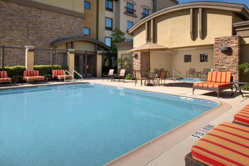 Hampton Inn & Suites Phoenix/Tempe - image 4