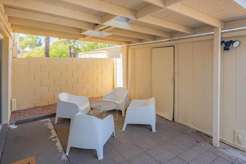 Stylish 3BR Townhome in Tempe by WanderJaunt - image 2