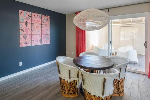 Stylish 3BR Townhome in Tempe by WanderJaunt - image 3