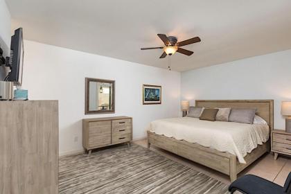 Bluebell Retreat 2BR by Casago - image 10