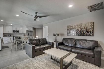 Tempe Remodel w Sparkling Pool and Game Room - image 8