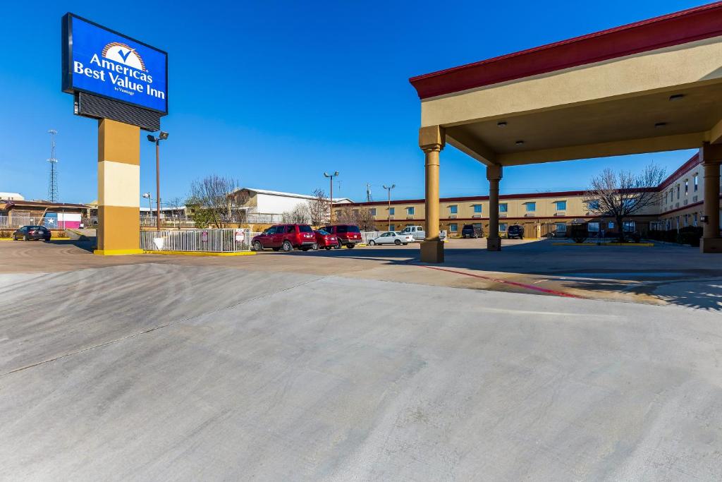 Americas Best Value Inn - Temple - image 6