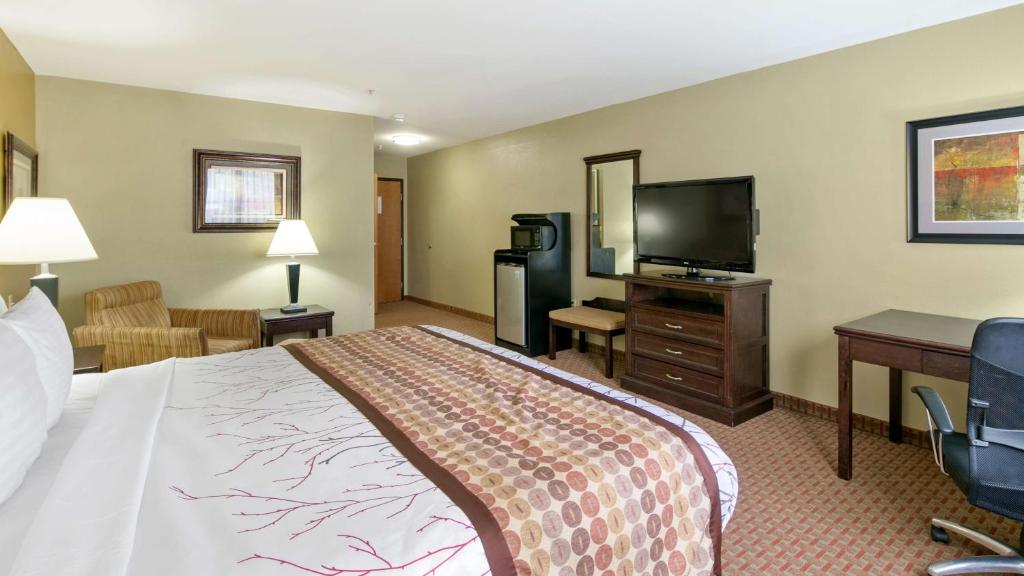 Best Western Temple Inn & Suites - image 5