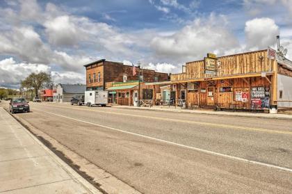 Large Ten Sleep Home on Main St 10 Mins to Canyon - image 5