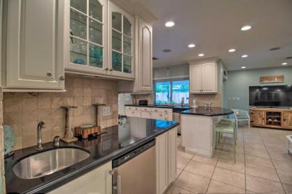 Pet-Friendly Home Less Than 5 Miles to Jupiter Beach Park - image 2