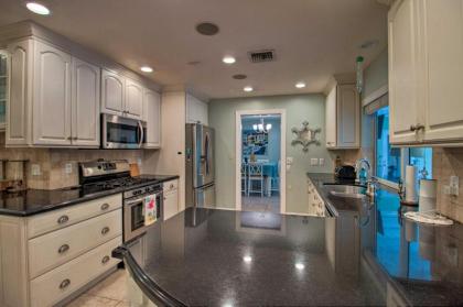 Pet-Friendly Home Less Than 5 Miles to Jupiter Beach Park - image 3