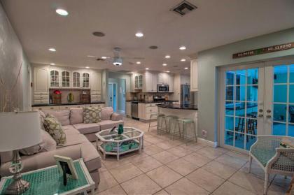 Pet-Friendly Home Less Than 5 Miles to Jupiter Beach Park - image 4