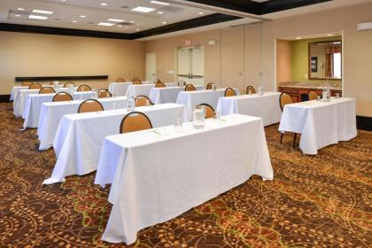 Hilton Garden Inn Terre Haute - image 17