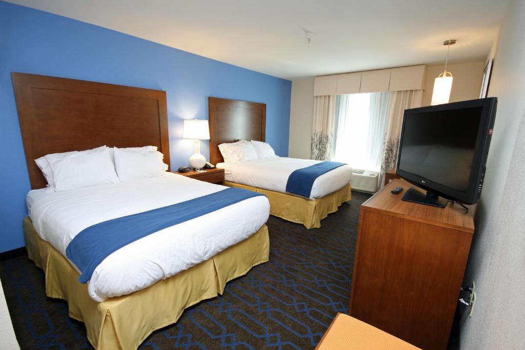 Holiday Inn Express Hotel & Suites Terre Haute an IHG Hotel - image 4