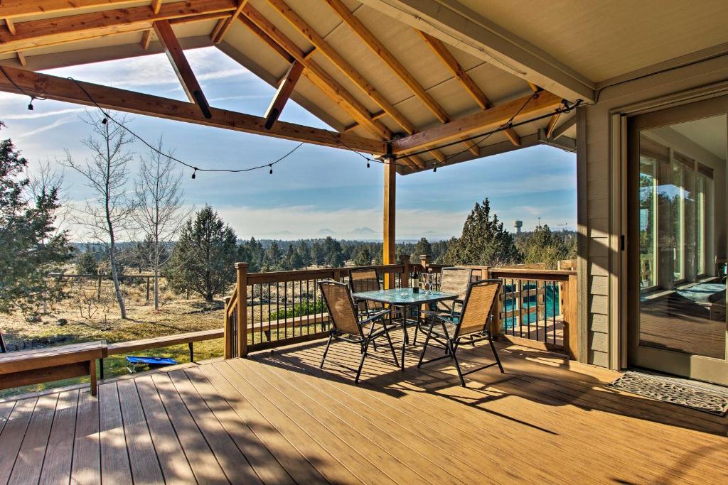 Grand Cabin with Hot Tub and Views - 3 Miles to Hiking - image 7