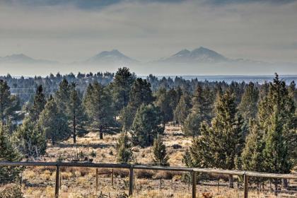 Grand Cabin with Hot Tub and Views - 3 Miles to Hiking - image 8