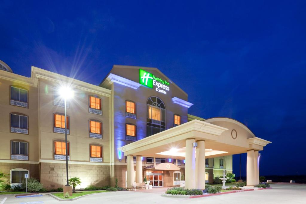 Holiday Inn Express Hotel & Suites Terrell an IHG Hotel - main image