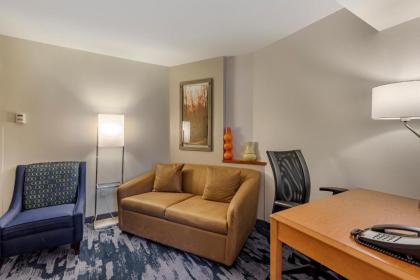 Fairfield Inn & Suites by Marriott Texarkana - image 13