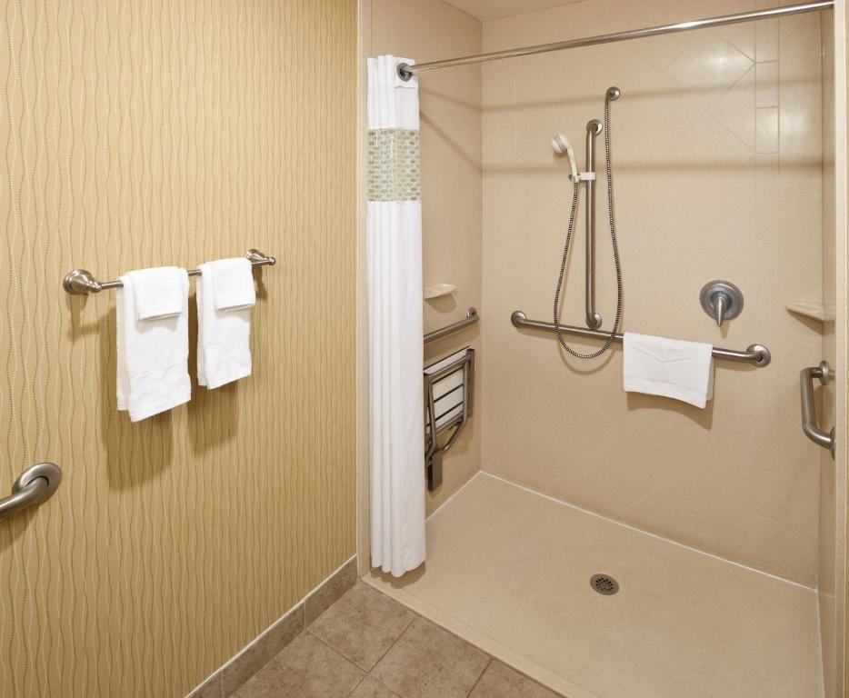 Hampton Inn & Suites Texarkana - image 5