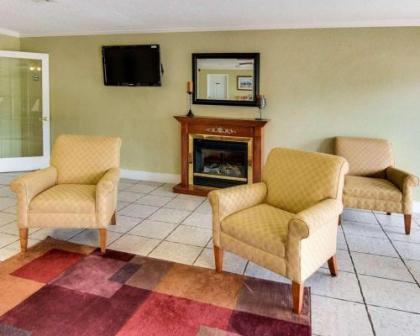 Rodeway Inn & Suites - image 11