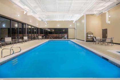 Wyndham Garden Texarkana - image 15