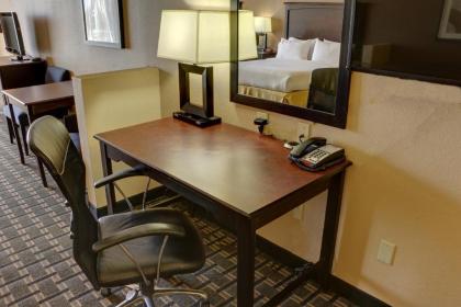 Holiday Inn Express Hotel & Suites Texarkana East an IHG Hotel - image 11