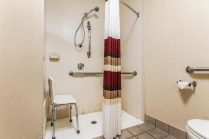 Red Roof Inn Texarkana - image 15