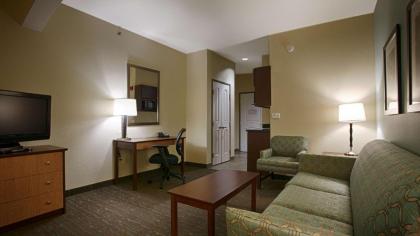 Best Western Plus Texarkana Inn and Suites - image 14