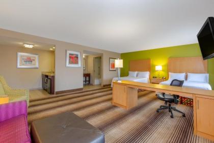 Hampton Inn Texarkana - image 10