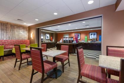 Hampton Inn Texarkana - image 7