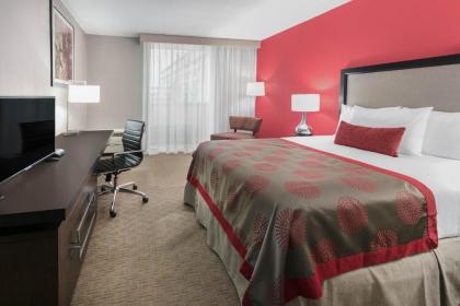 Ramada by Wyndham Texarkana - image 6