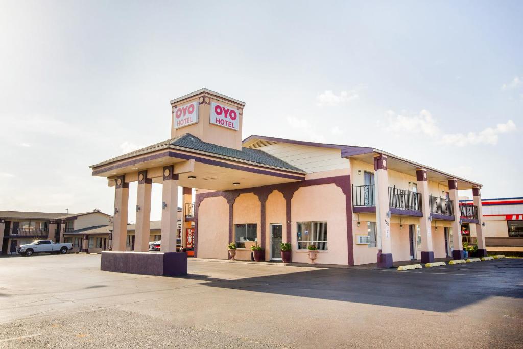 OYO Hotel Texarkana North Heights AR Hwy I-30 - image 6