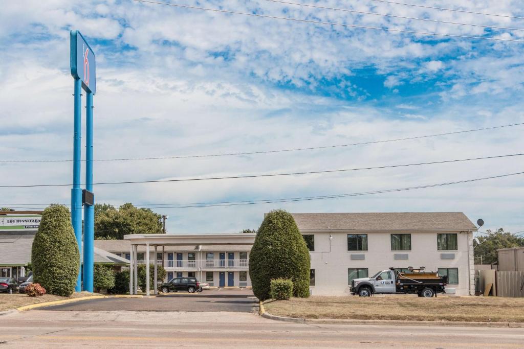 Motel 6-Texarkana AR - image 3