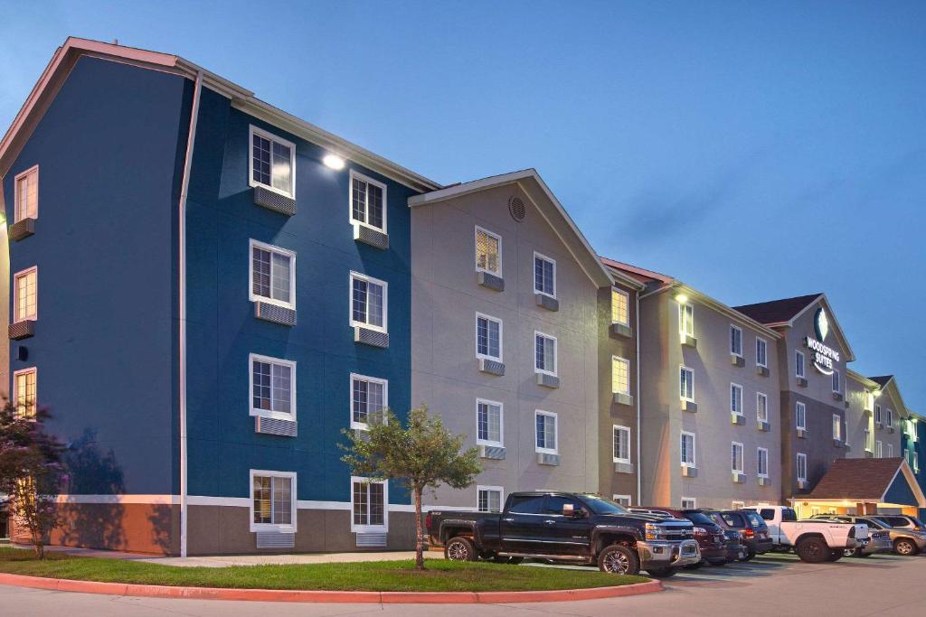 WoodSpring Suites Texas City - image 3