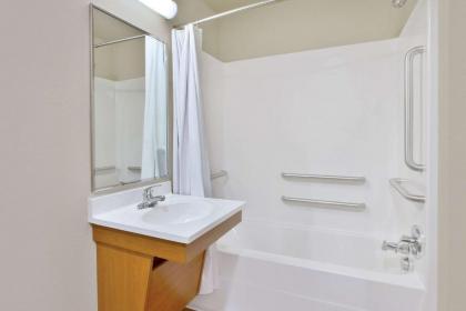 WoodSpring Suites Texas City - image 9