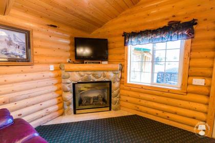 Cabin Creek Inn - image 15