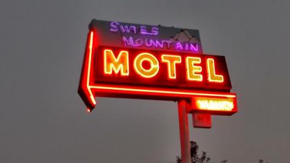 Swiss Mountain Motel - image 2