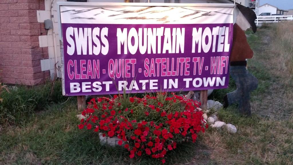 Swiss Mountain Motel - image 3