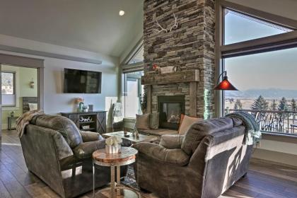 Stunning Valley Home with Furnished Deck and Mtn Views - image 1