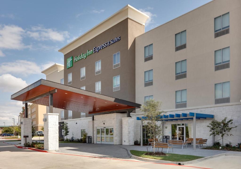 Holiday Inn Express & Suites - Plano - The Colony an IHG Hotel - main image