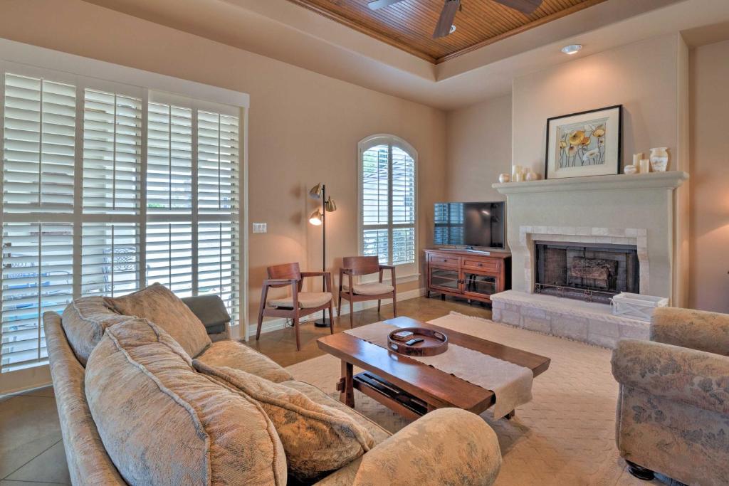 The Hills Home By Golf and 4 Mi to Lake Travis! - image 7