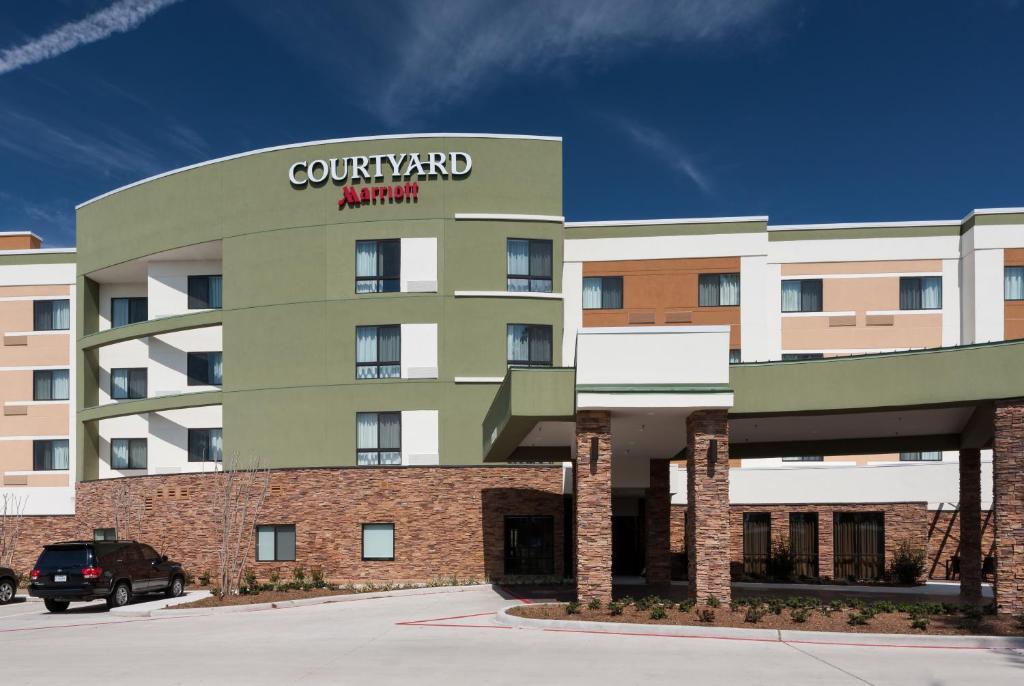 Courtyard by Marriott Houston North/Shenandoah - image 3