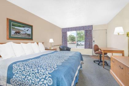 Days Inn by Wyndham Thermopolis - image 10