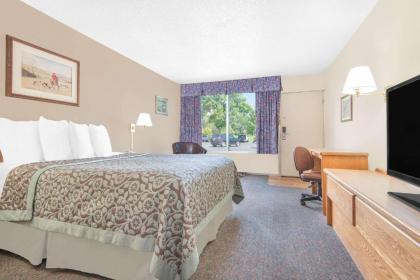 Days Inn by Wyndham Thermopolis - image 2