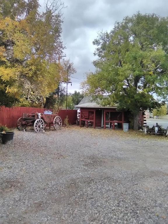 Roundtop Mountain Vista - Cabins and Motel - image 2