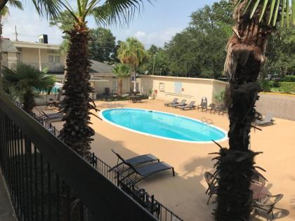 Carmel Inn And Suites Thibodaux - image 9