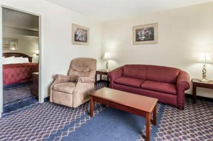 Econo Lodge Thomaston - image 14